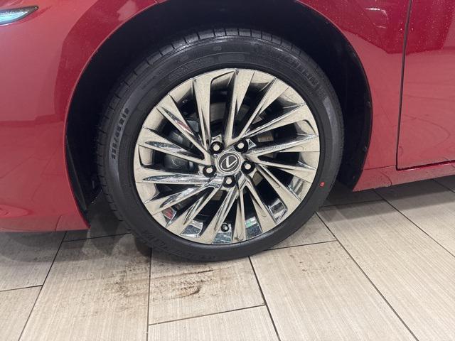 new 2025 Lexus ES 350 car, priced at $51,888