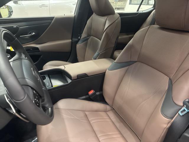 new 2025 Lexus ES 350 car, priced at $51,888