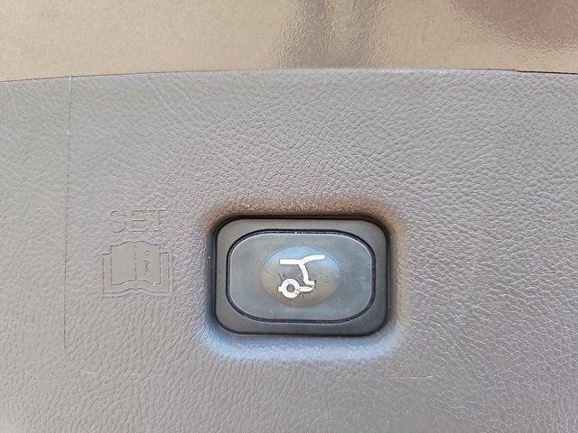 used 2022 Lincoln Nautilus car, priced at $31,000