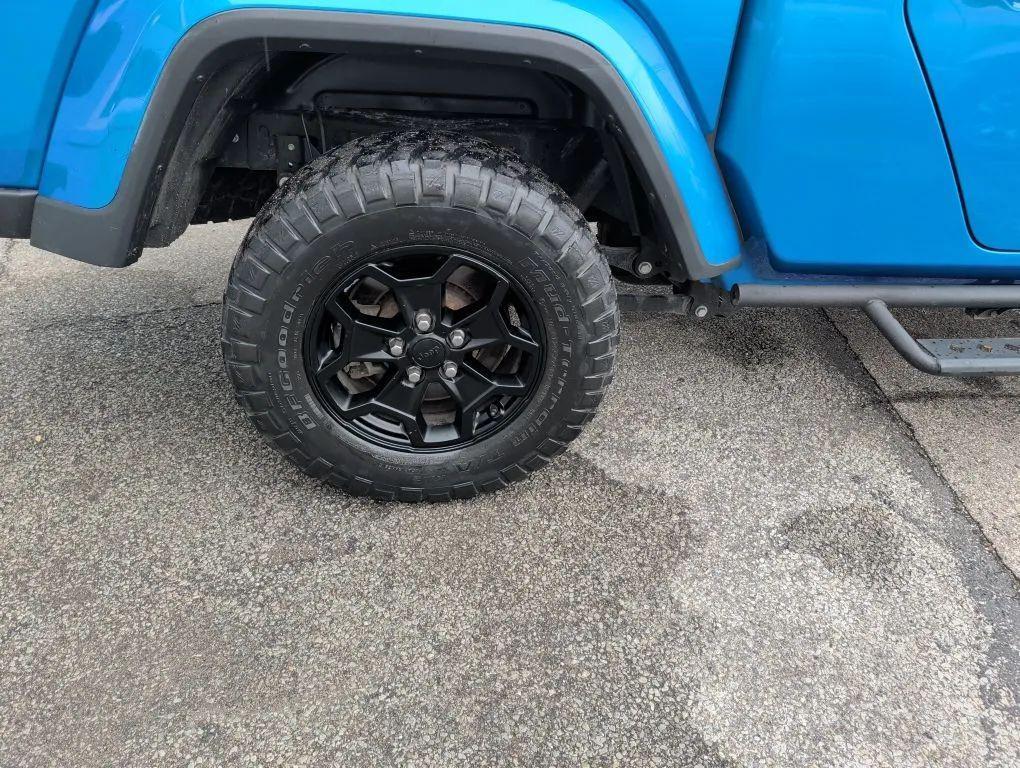 used 2021 Jeep Gladiator car, priced at $21,758