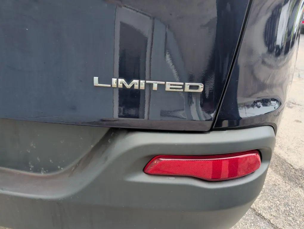 used 2016 Jeep Cherokee car, priced at $7,777