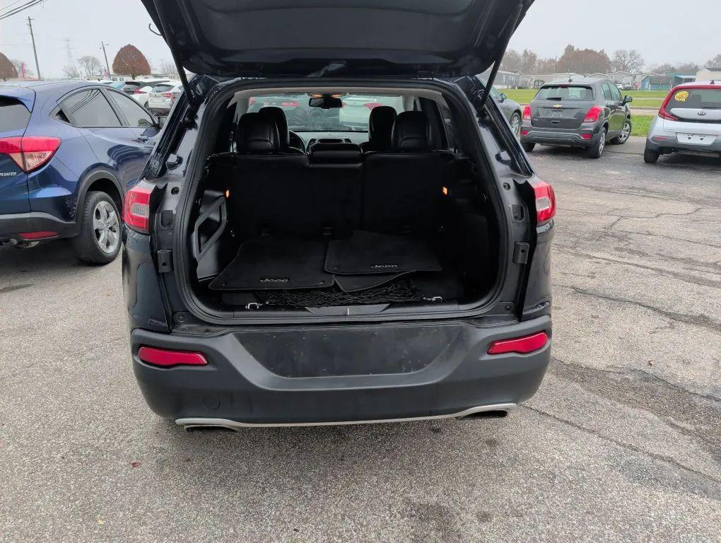 used 2016 Jeep Cherokee car, priced at $7,777