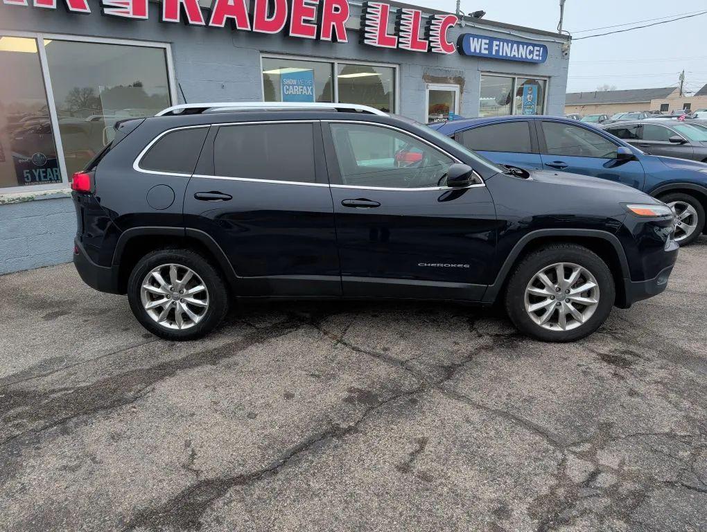 used 2016 Jeep Cherokee car, priced at $7,777