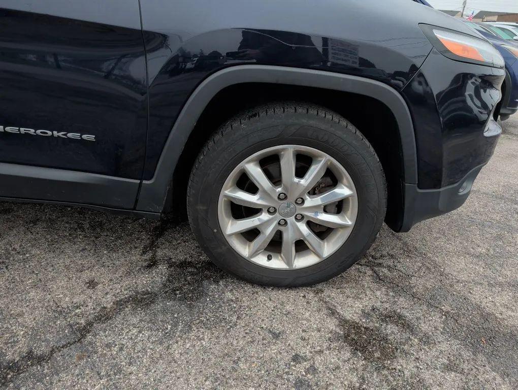used 2016 Jeep Cherokee car, priced at $7,777