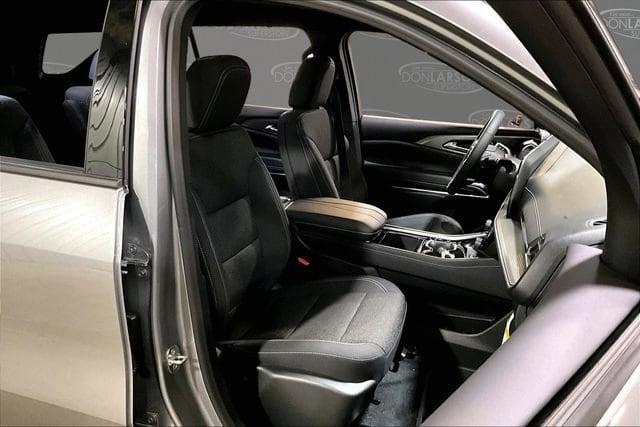 new 2026 Chevrolet Traverse car, priced at $47,001