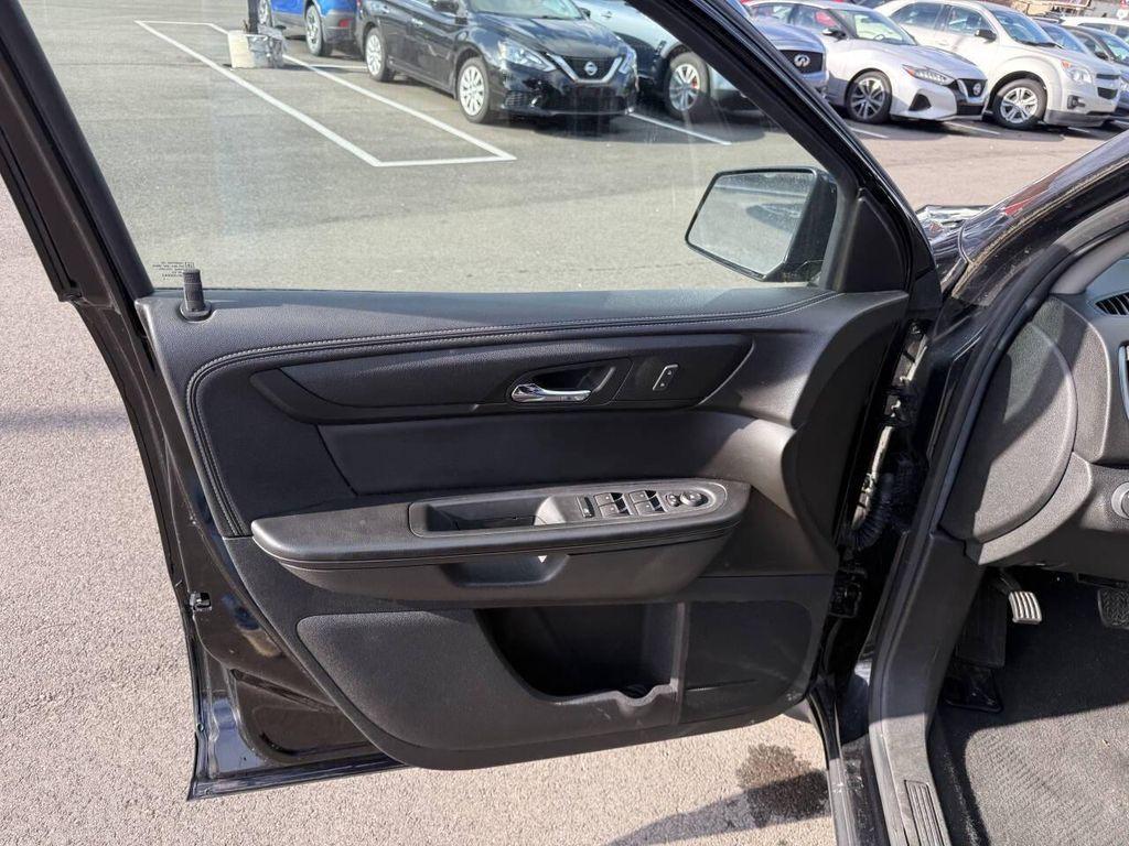 used 2015 Chevrolet Traverse car, priced at $11,995