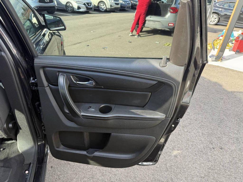 used 2015 Chevrolet Traverse car, priced at $11,995