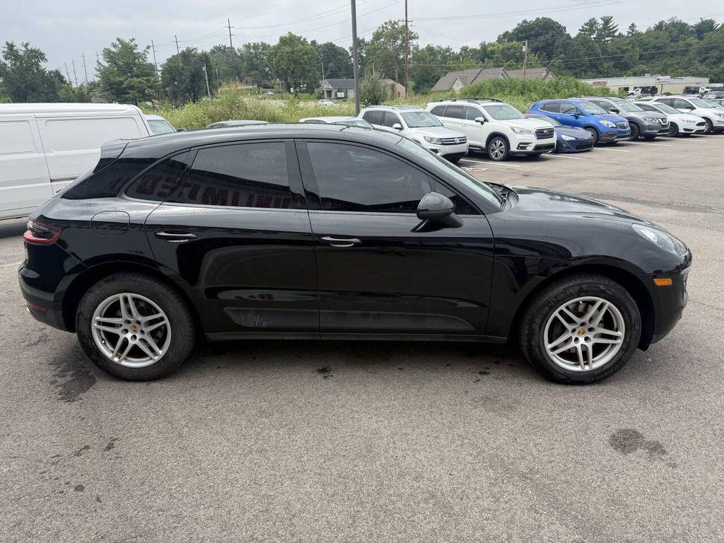 Porsche Macan view 6