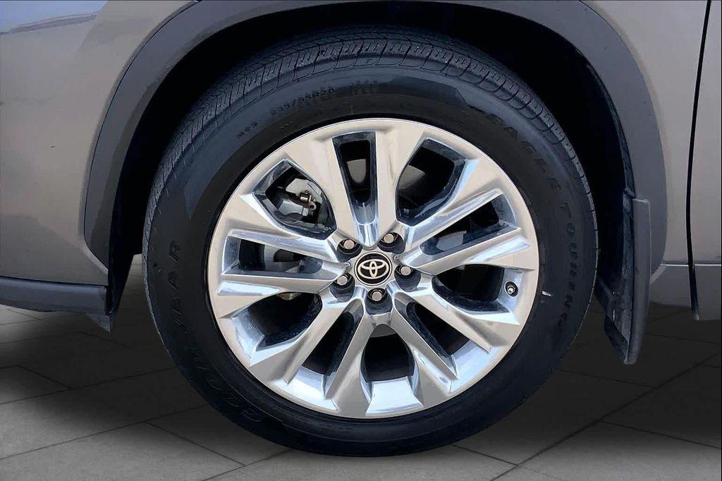 used 2023 Toyota Highlander car, priced at $36,672