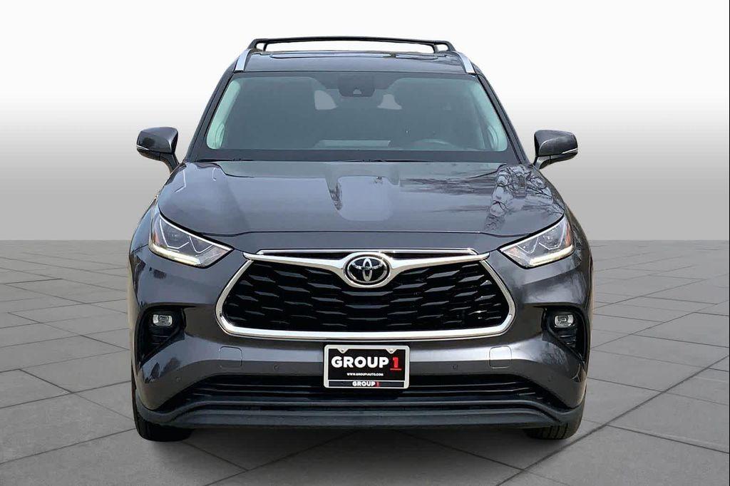 used 2023 Toyota Highlander car, priced at $36,672