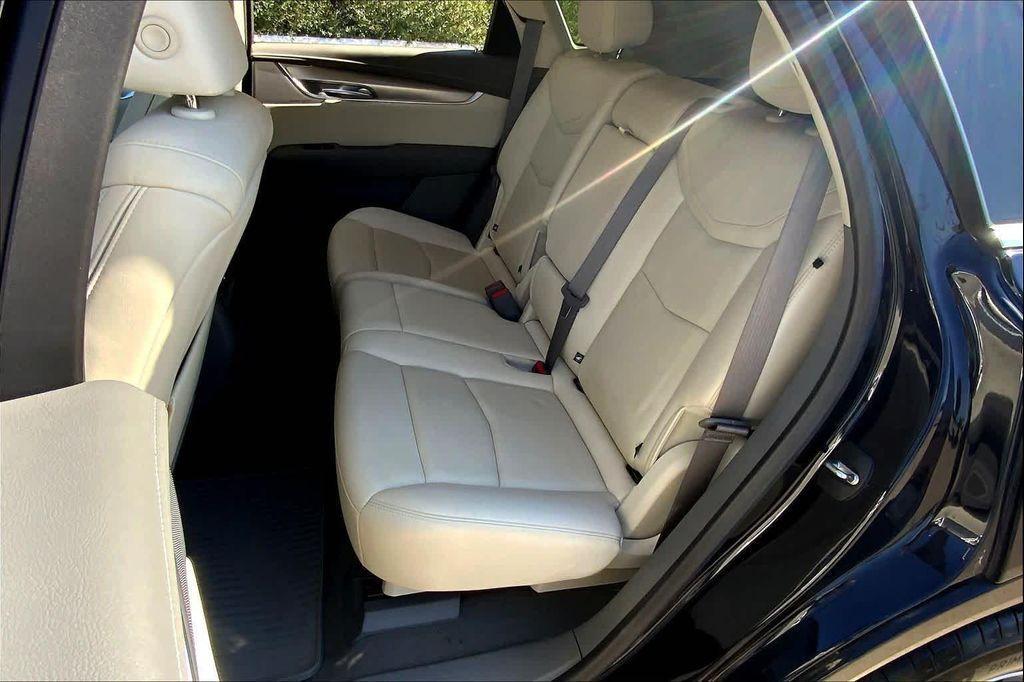 used 2021 Cadillac XT5 car, priced at $26,988