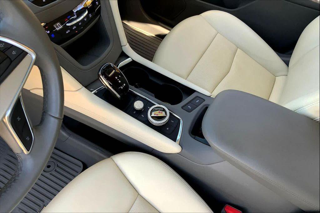 used 2021 Cadillac XT5 car, priced at $26,988