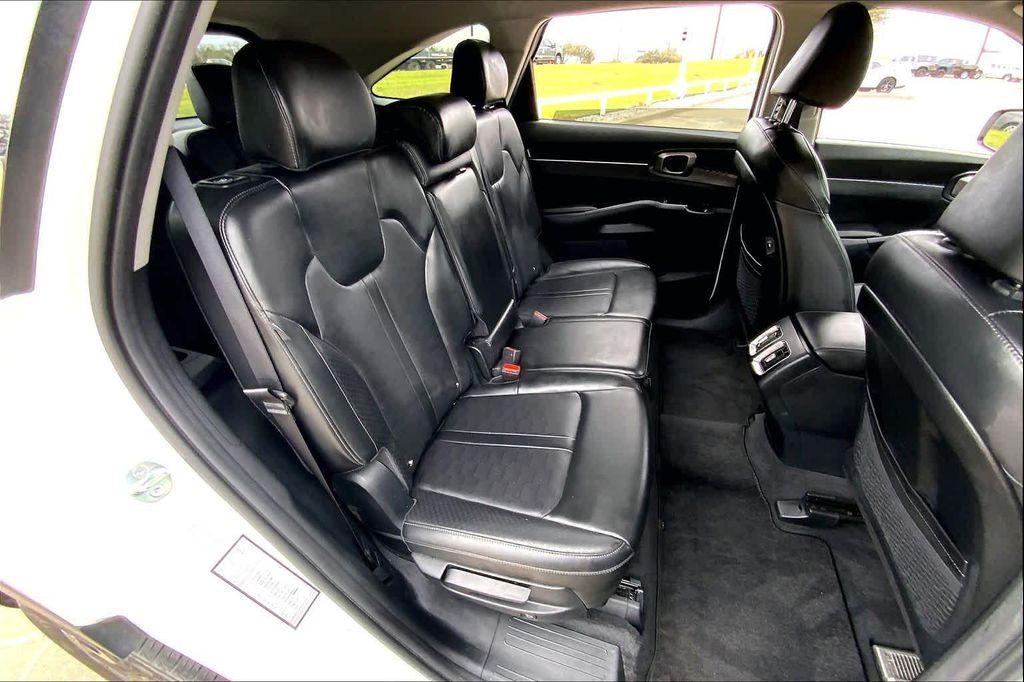 used 2024 Kia Sorento car, priced at $27,788