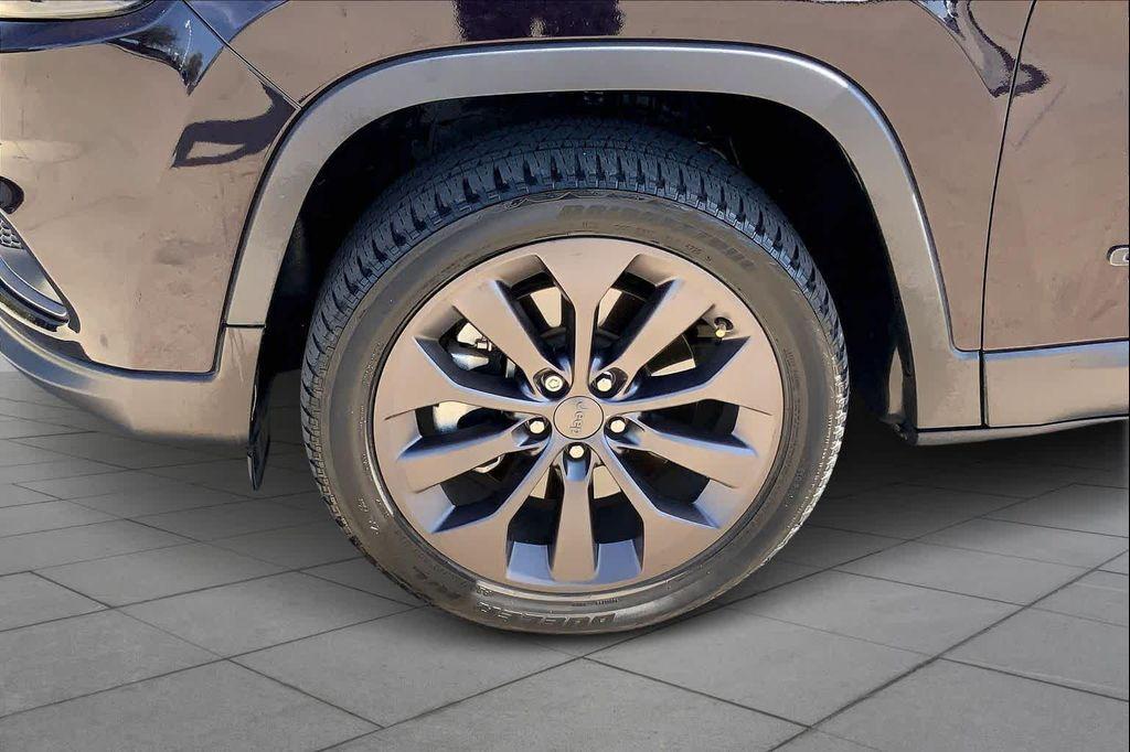 used 2021 Jeep Cherokee car, priced at $21,473