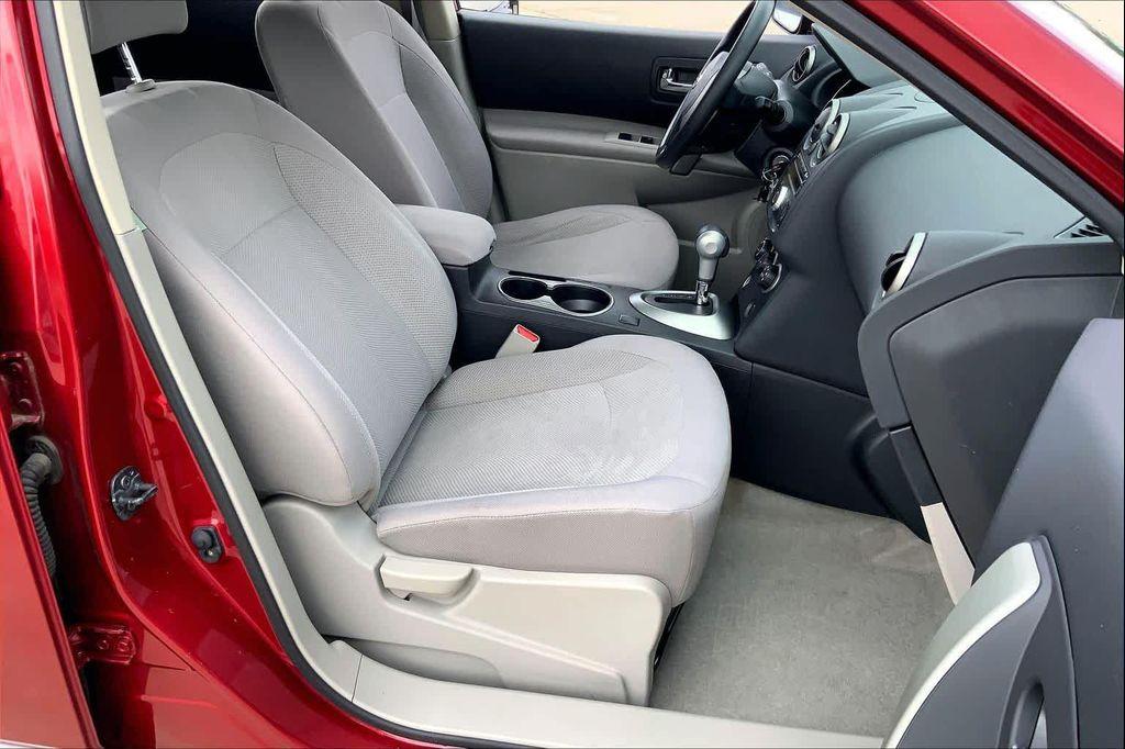 used 2014 Nissan Rogue Select car, priced at $12,000