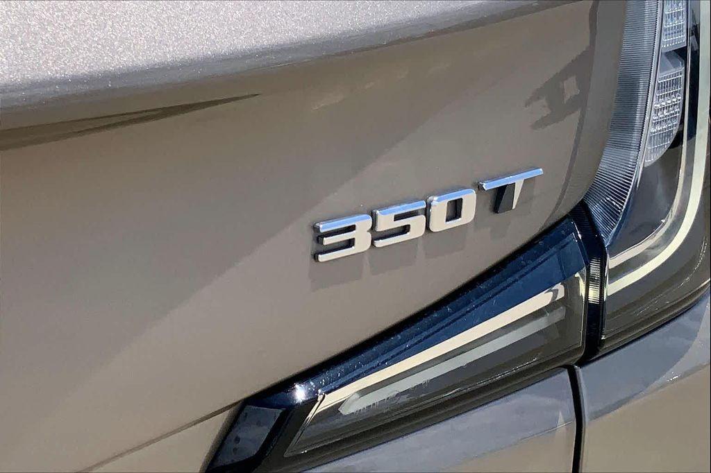 used 2024 Cadillac XT4 car, priced at $36,713