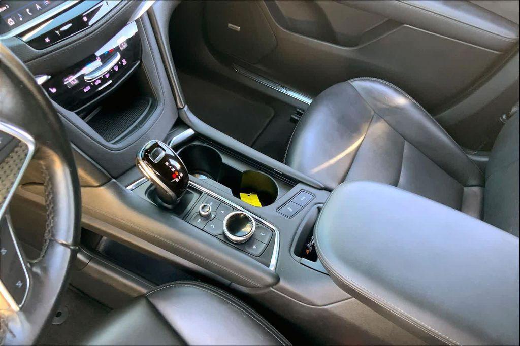 used 2020 Cadillac XT5 car, priced at $23,988