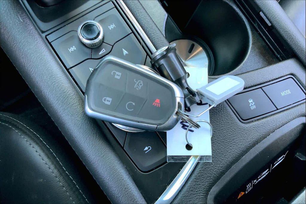 used 2020 Cadillac XT5 car, priced at $23,988