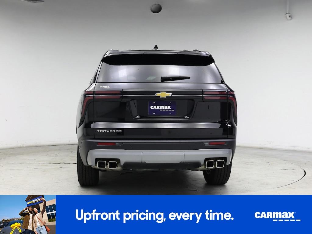 used 2025 Chevrolet Traverse car, priced at $34,998