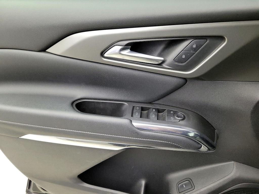 used 2025 Chevrolet Traverse car, priced at $36,998