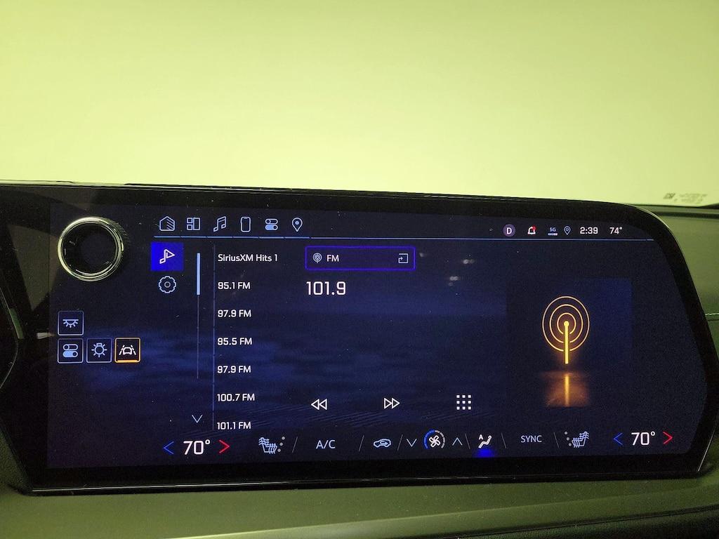 used 2025 Chevrolet Traverse car, priced at $36,998