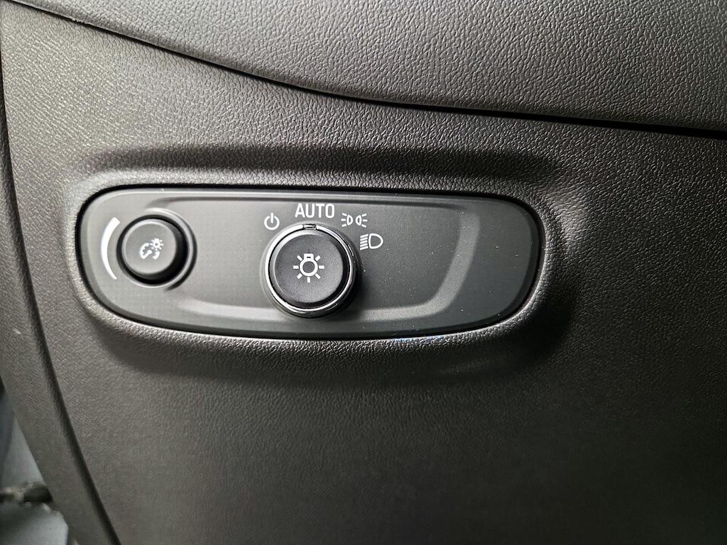 used 2024 Chevrolet Equinox car, priced at $22,998