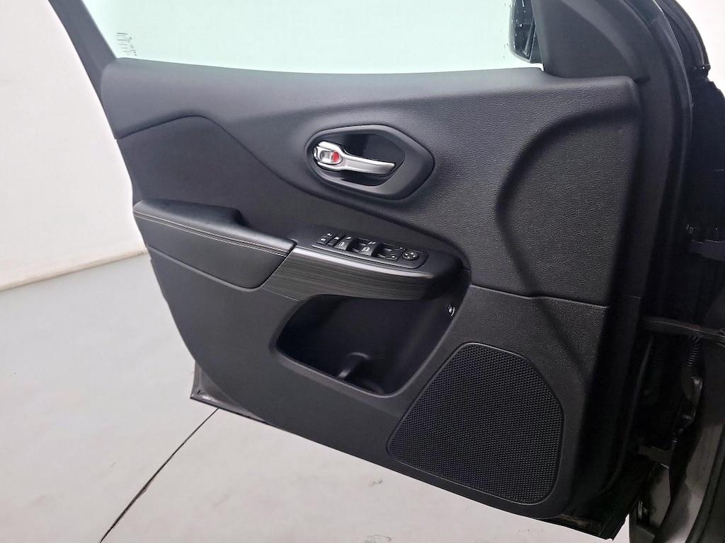 used 2015 Jeep Cherokee car, priced at $15,998