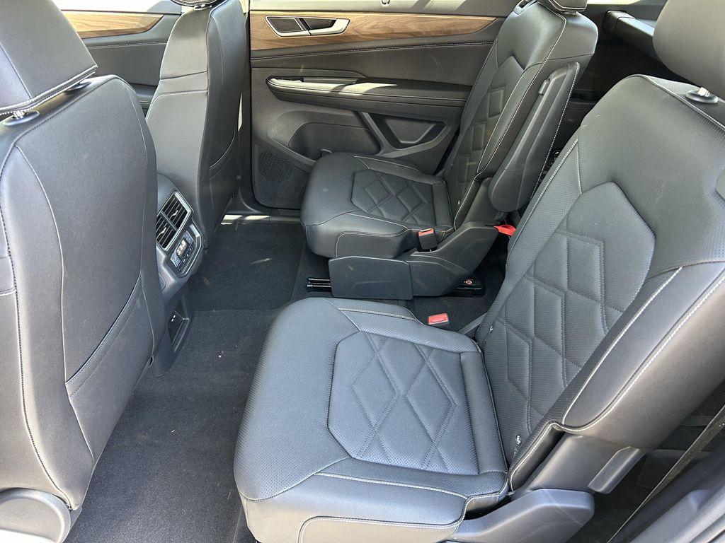 new 2026 Volkswagen Atlas car, priced at $42,455