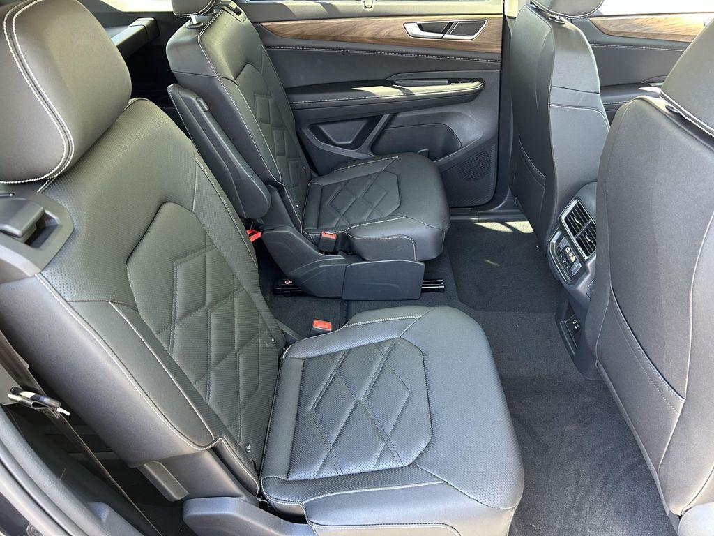 new 2026 Volkswagen Atlas car, priced at $42,455