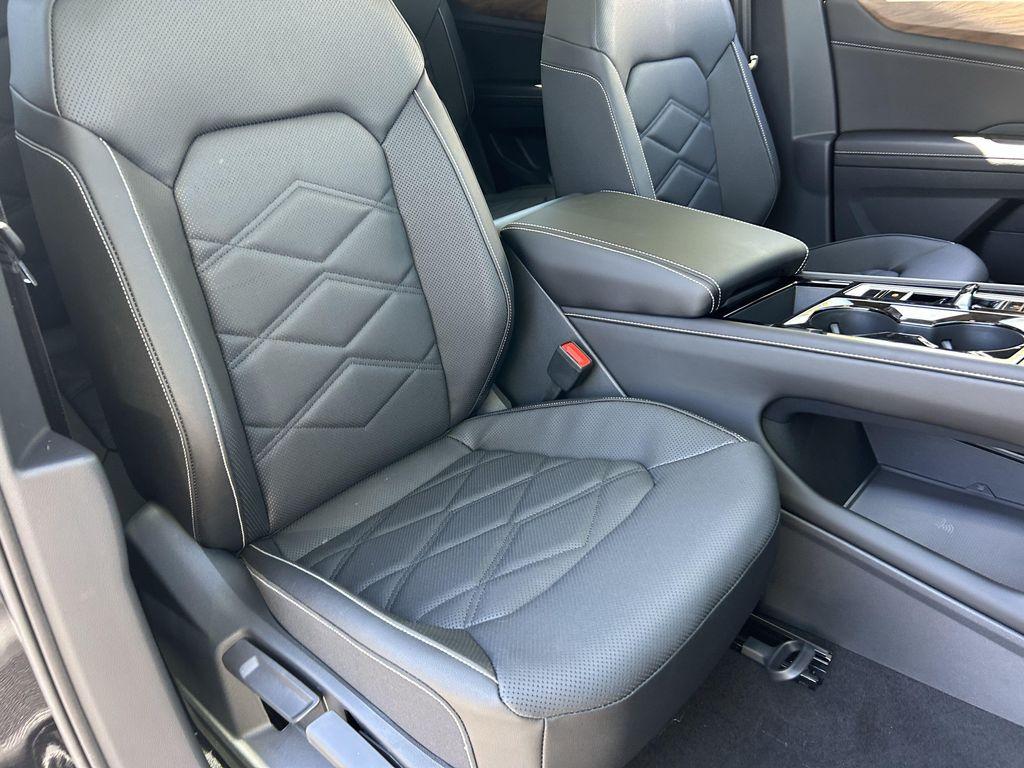 new 2026 Volkswagen Atlas car, priced at $42,455