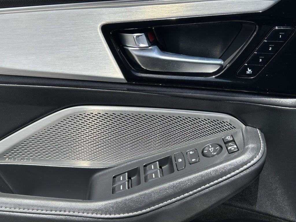 used 2024 Acura MDX car, priced at $41,597
