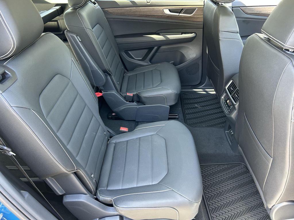 new 2026 Volkswagen Atlas car, priced at $47,588