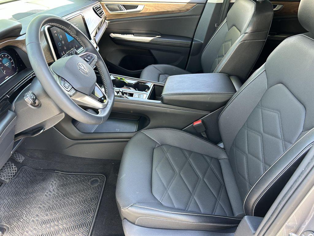 used 2024 Volkswagen Atlas car, priced at $25,886