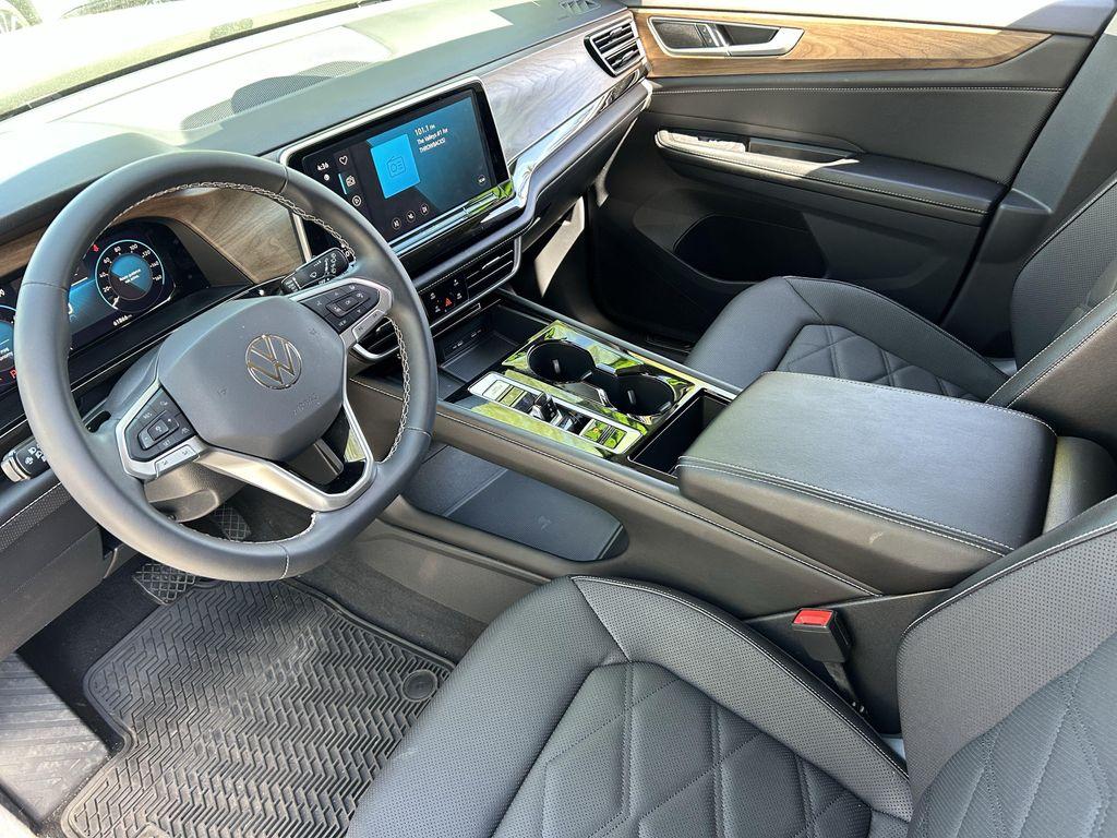 used 2024 Volkswagen Atlas car, priced at $25,886