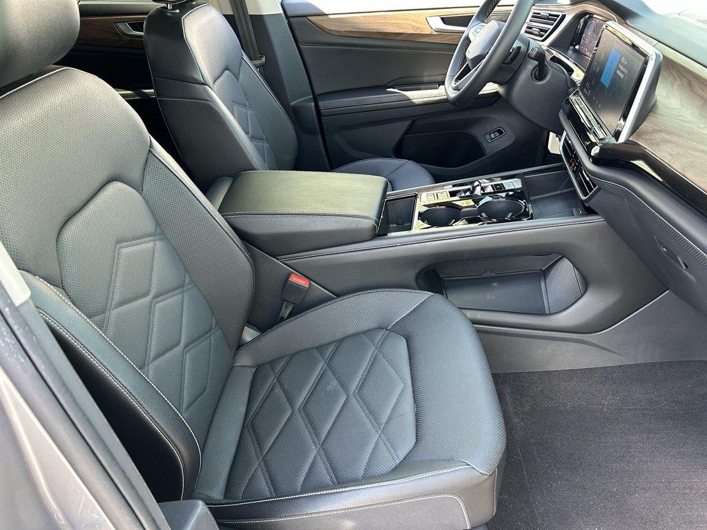 used 2024 Volkswagen Atlas car, priced at $25,886
