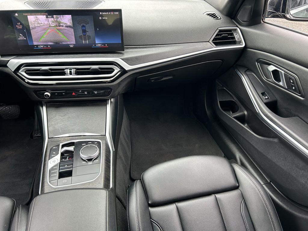 BMW 3 Series view 14