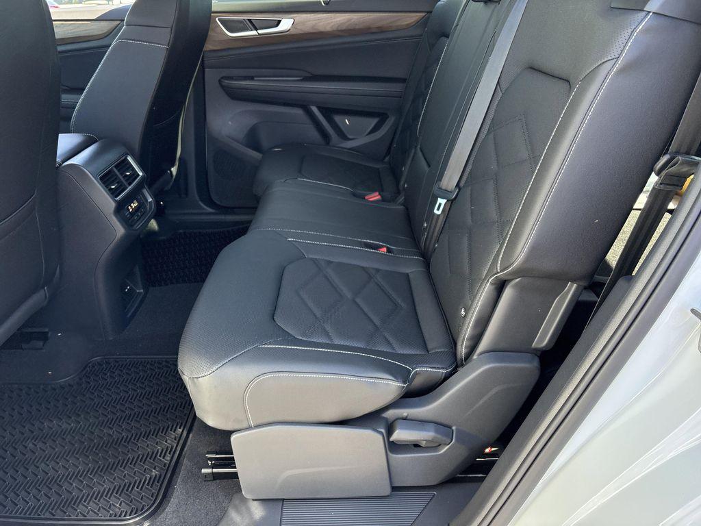 new 2026 Volkswagen Atlas car, priced at $42,331