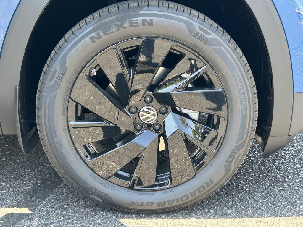 new 2026 Volkswagen Atlas car, priced at $43,418