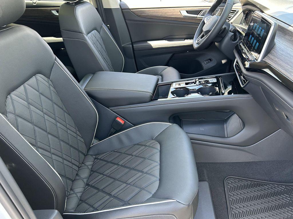 new 2026 Volkswagen Atlas car, priced at $52,358
