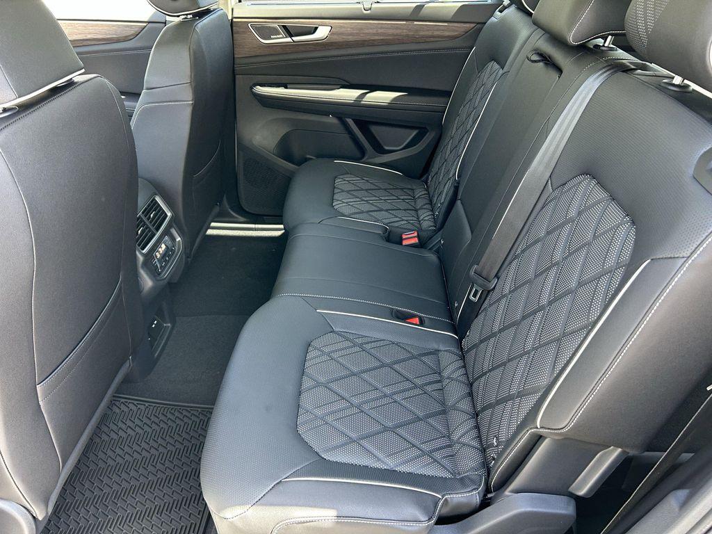 new 2026 Volkswagen Atlas car, priced at $52,358