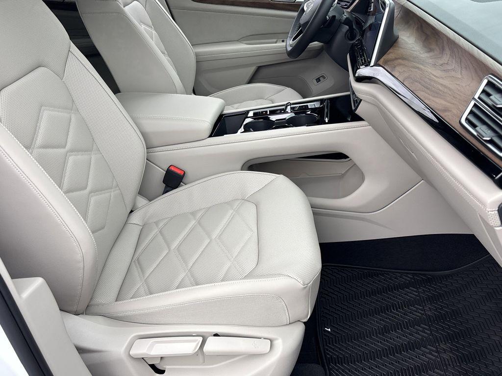 new 2026 Volkswagen Atlas car, priced at $42,444