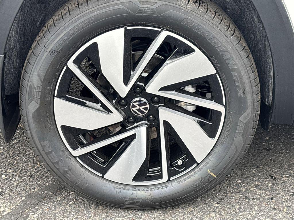 new 2026 Volkswagen Atlas car, priced at $42,444
