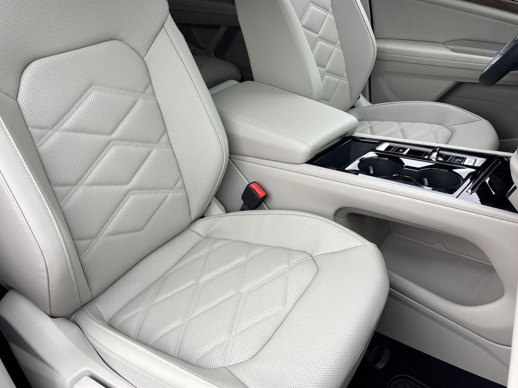 new 2026 Volkswagen Atlas car, priced at $42,444