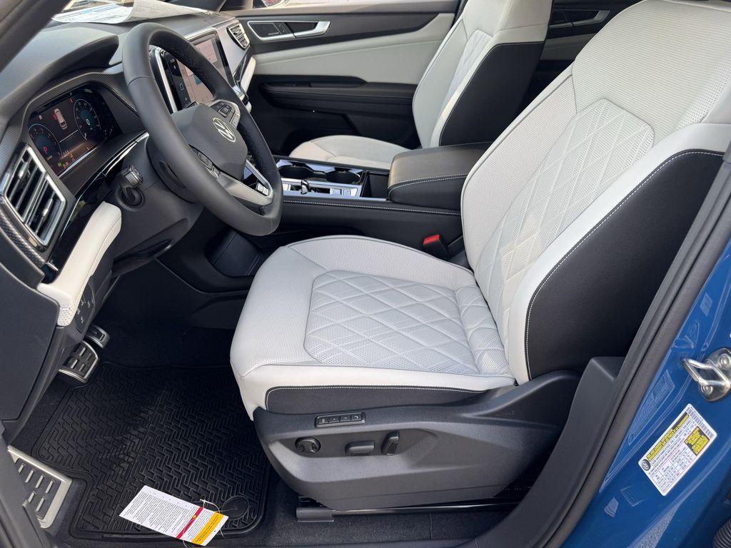 new 2026 Volkswagen Atlas Cross Sport car, priced at $50,578