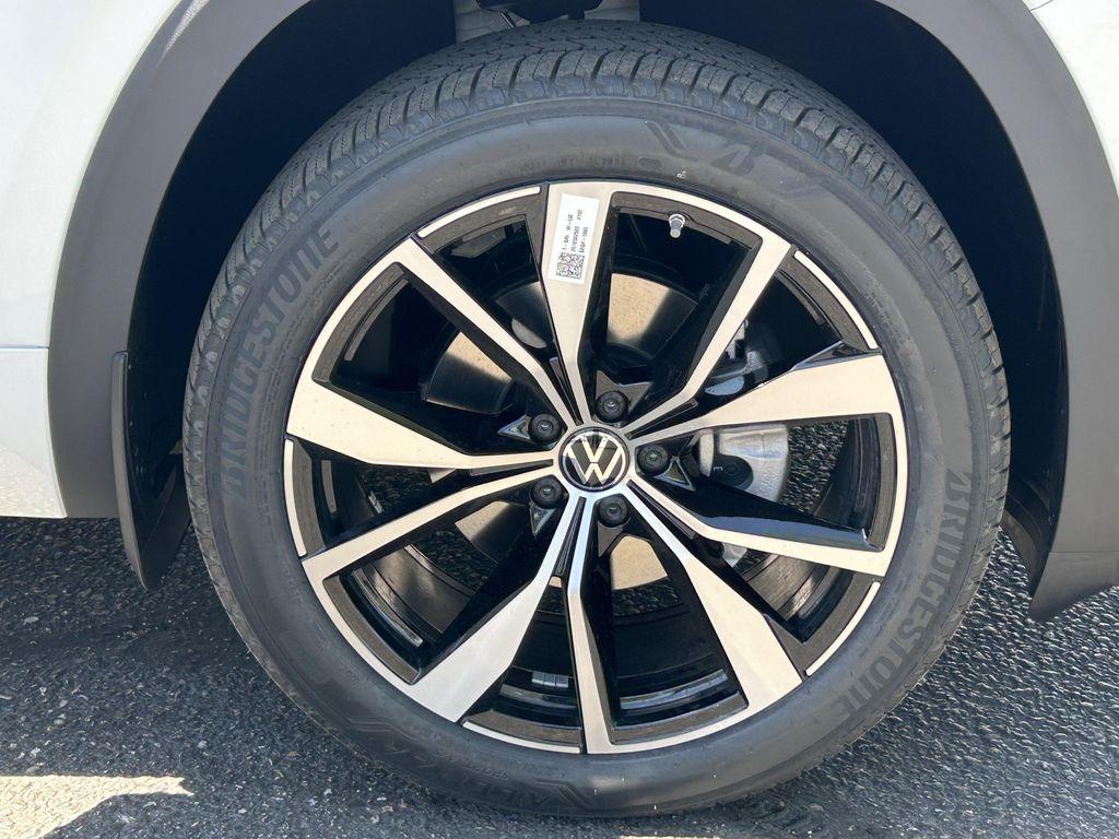 new 2026 Volkswagen Atlas car, priced at $52,358
