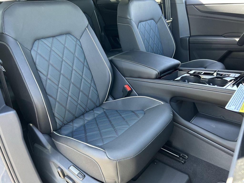 new 2026 Volkswagen Atlas Cross Sport car, priced at $51,173