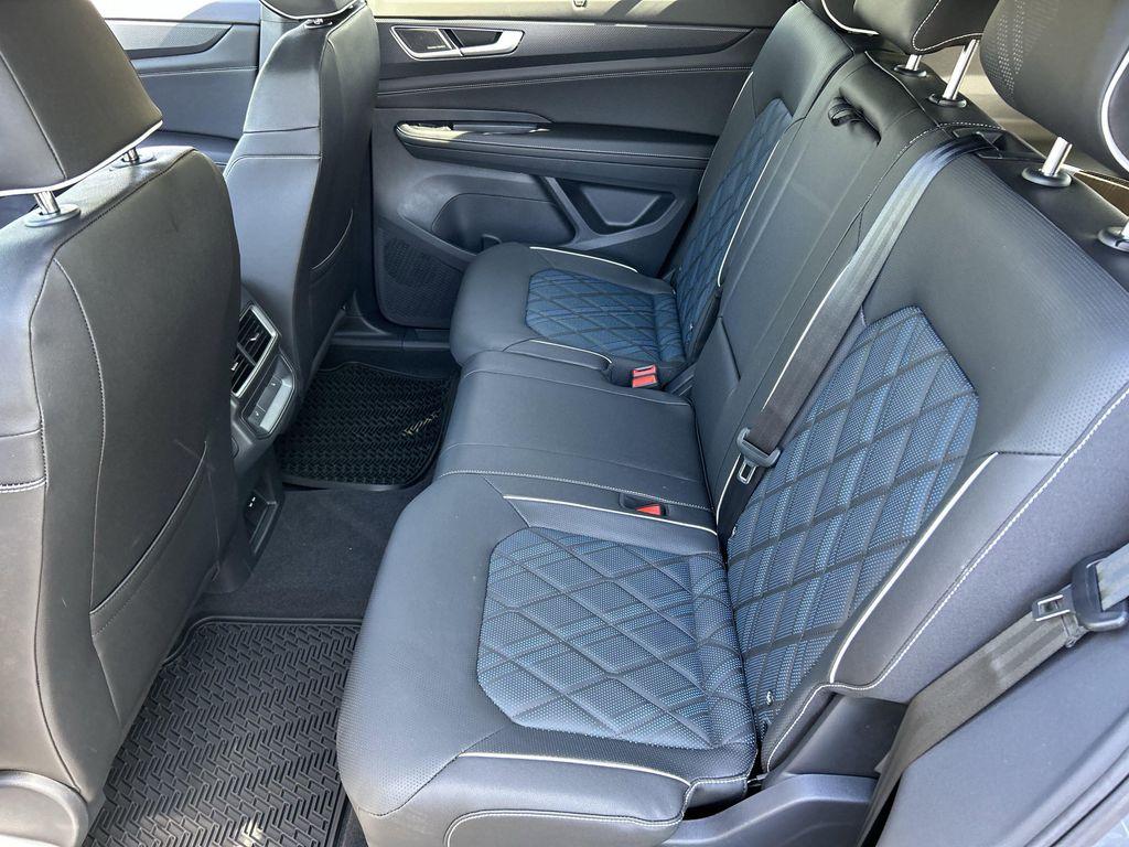 new 2026 Volkswagen Atlas Cross Sport car, priced at $51,173