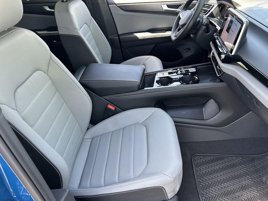new 2026 Volkswagen Atlas Cross Sport car, priced at $49,956