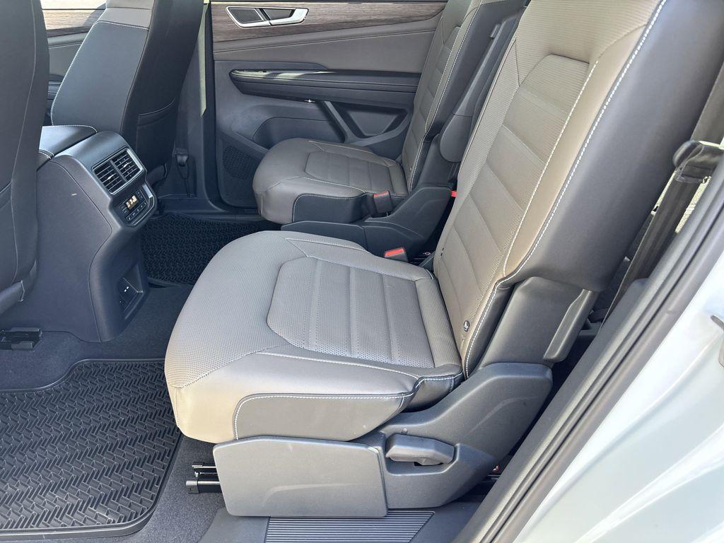 new 2026 Volkswagen Atlas car, priced at $48,111