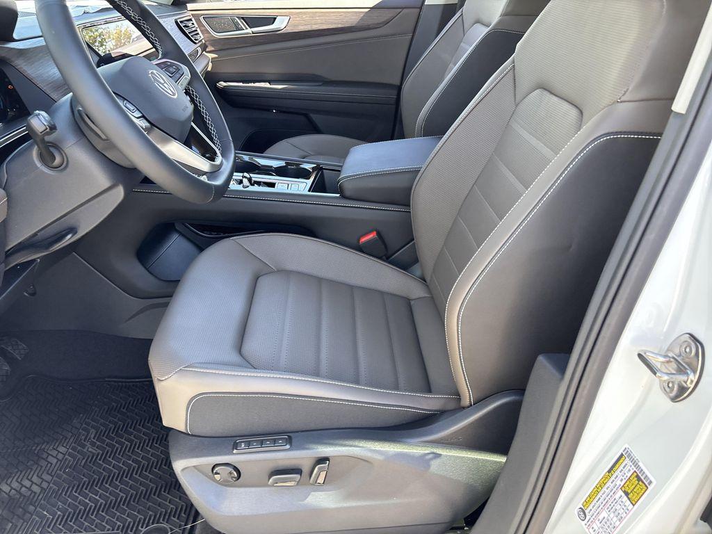 new 2026 Volkswagen Atlas car, priced at $48,111